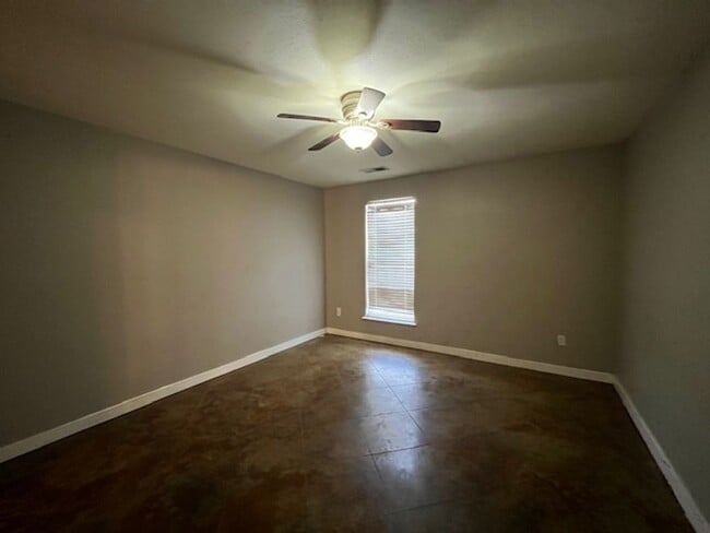 Photo - Renovated 2 Bedroom 2 Bath Duplex for Rent!!