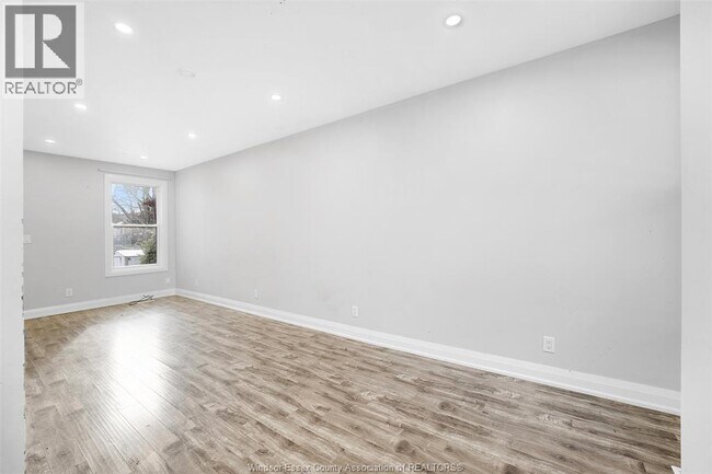 Photo - 1657 Martindale St