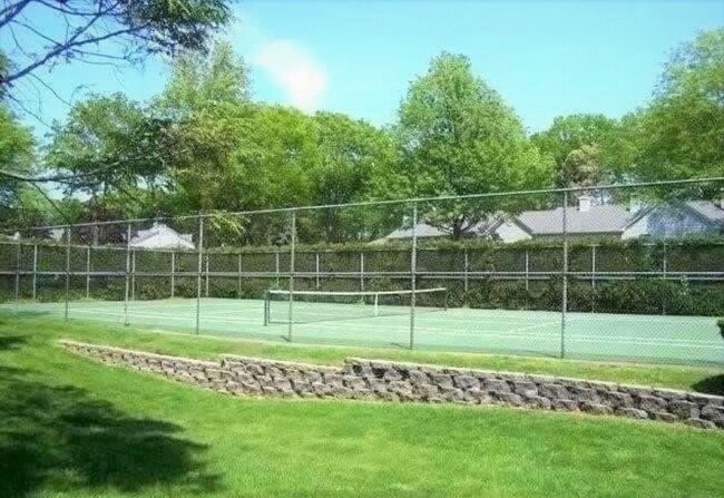 Photo - 1404 Sara Cir