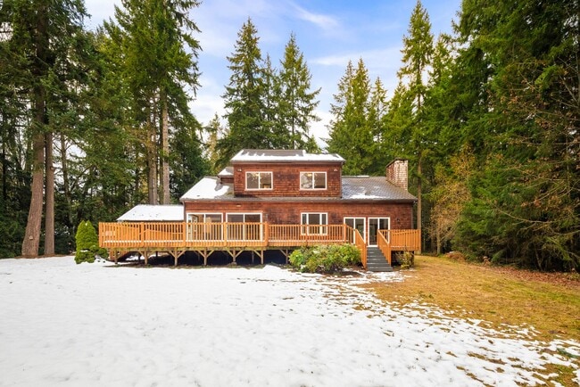 Photo - Private 4 Bedroom Retreat on 5-Acres Cottage Lake