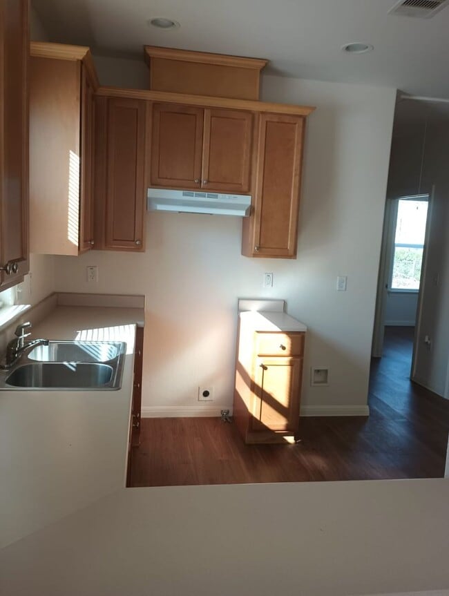 Photo - Cozy 2 bed / 1 bath - Move in Ready!