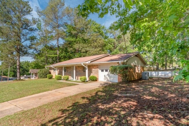 Photo - 413 Springdale Dr