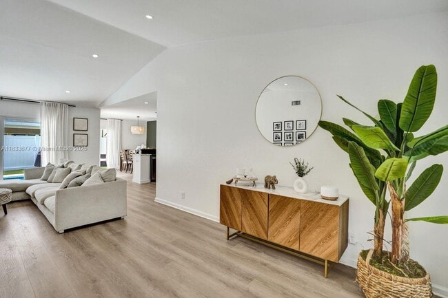 Photo - 18998 Cloud Lake Cir