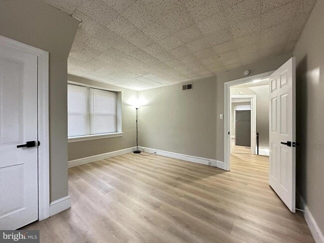 Photo - 1109 W James St Unit 2