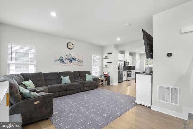 1713 Aurora Way