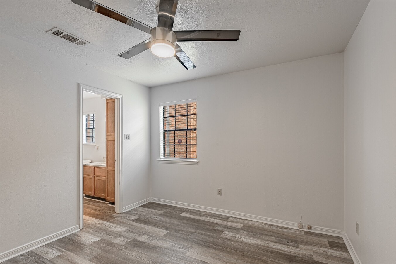 Photo - 2402 Sycamore Ave Unidad E1