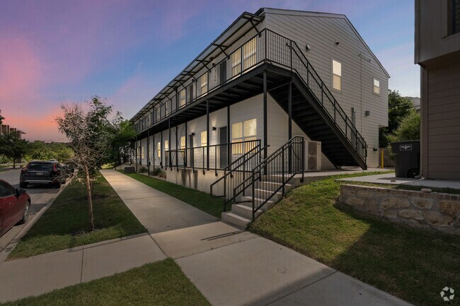 Building Photo - 3124 Lubbock Ave Rental