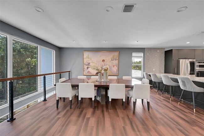 Photo - 640 NE 17th Way