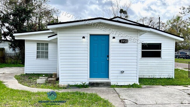 Building Photo - Charming 3 bedroom / 1 bathroom house now ...