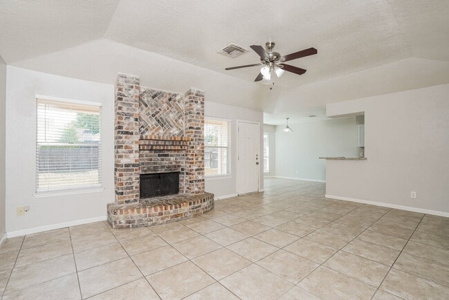 2515 Village Cir Dr