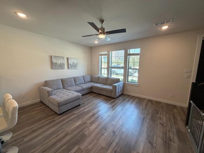 Photo - 1325 Ethan Dr