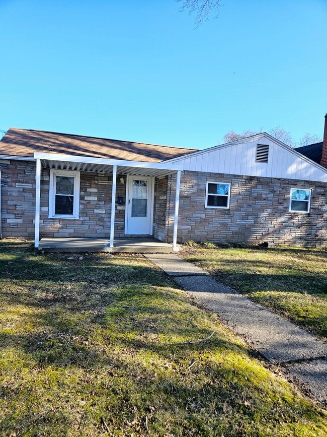 Most Utilities Paid in this cottage house Rental House Rental in