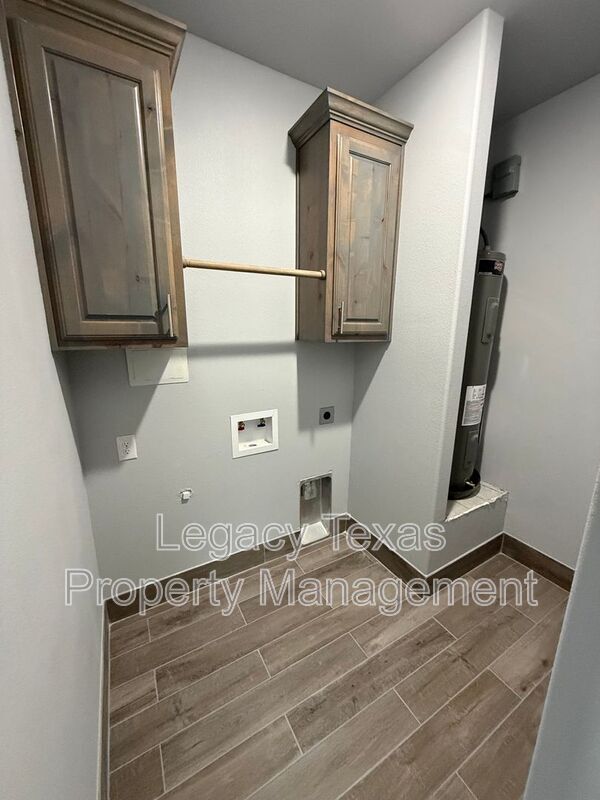 Photo - 910 Fuller Ave