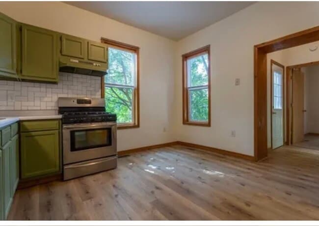 Photo - 945 Spruce St