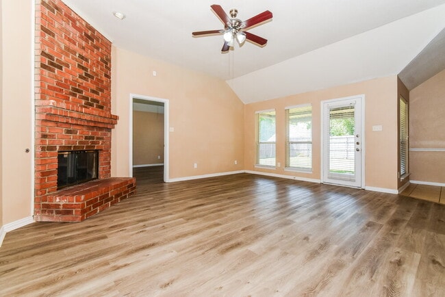 Photo - 7921 Wayne Way