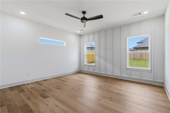 Photo - 1071 Whistler St