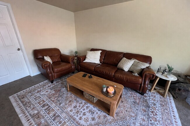 Photo - 4340 Wilson Ave Unit 5