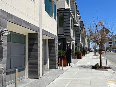 Photo - 572 Hudson Ave Townhome