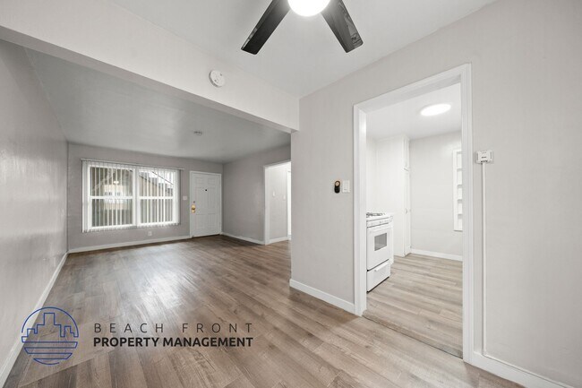 2070-2080 Magnolia Ave.