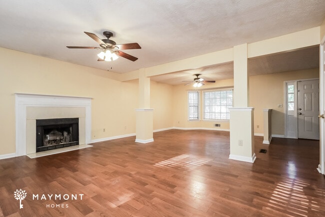 Photo - 25 Den Ric Ct