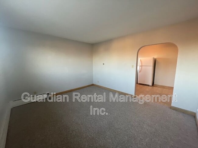 Photo - 2016 Walsh St E Unit Apt 1