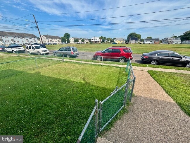 Photo - 44 W 3rd St