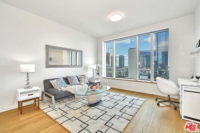 Photo - 889 Francisco St Unit 1001