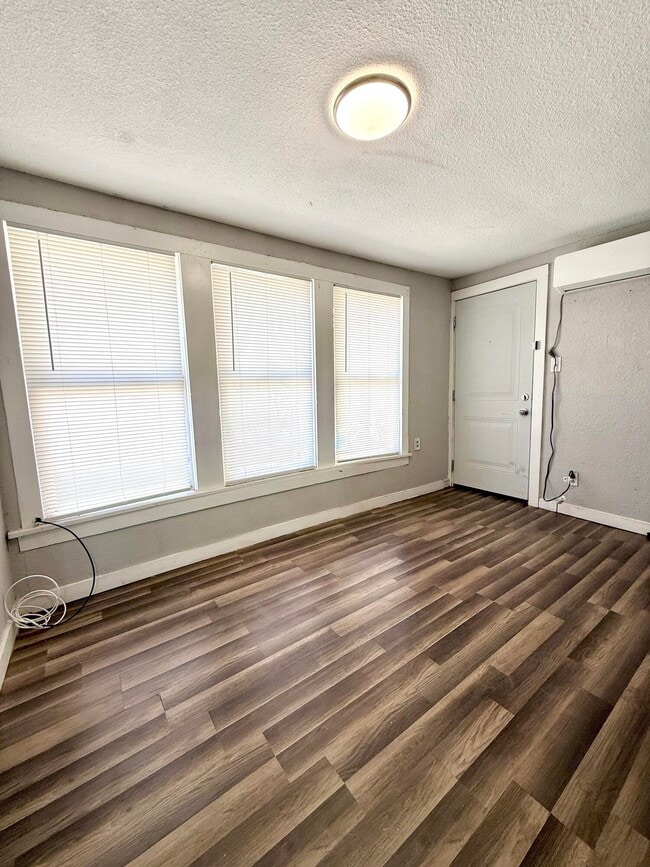 Photo - 2109 22nd St