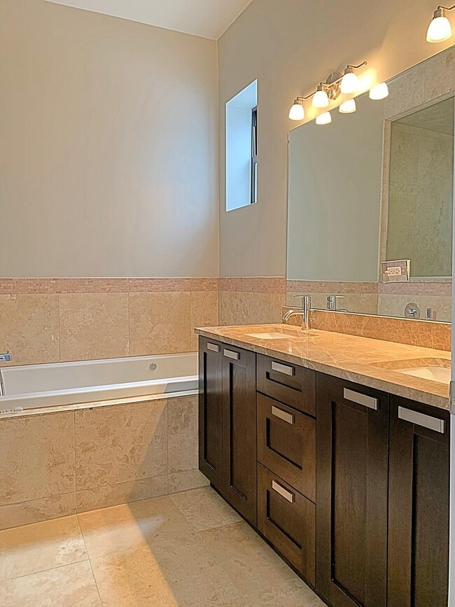 Photo - 118 N Halsted St Condo Unit 2