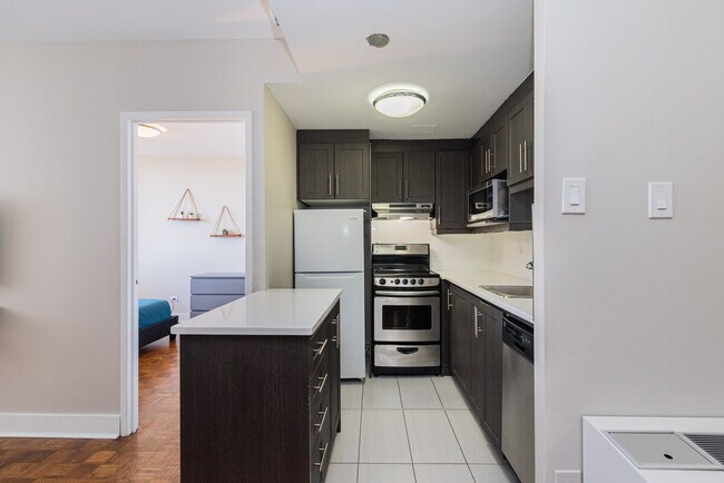 Photo - 1276 Av des Pins O Unit ID1364168P