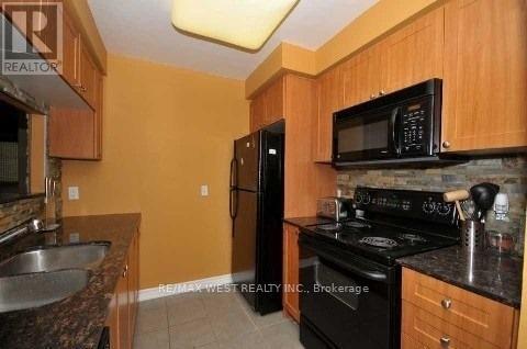 Photo - 16 Dallimore Cir Unité 403