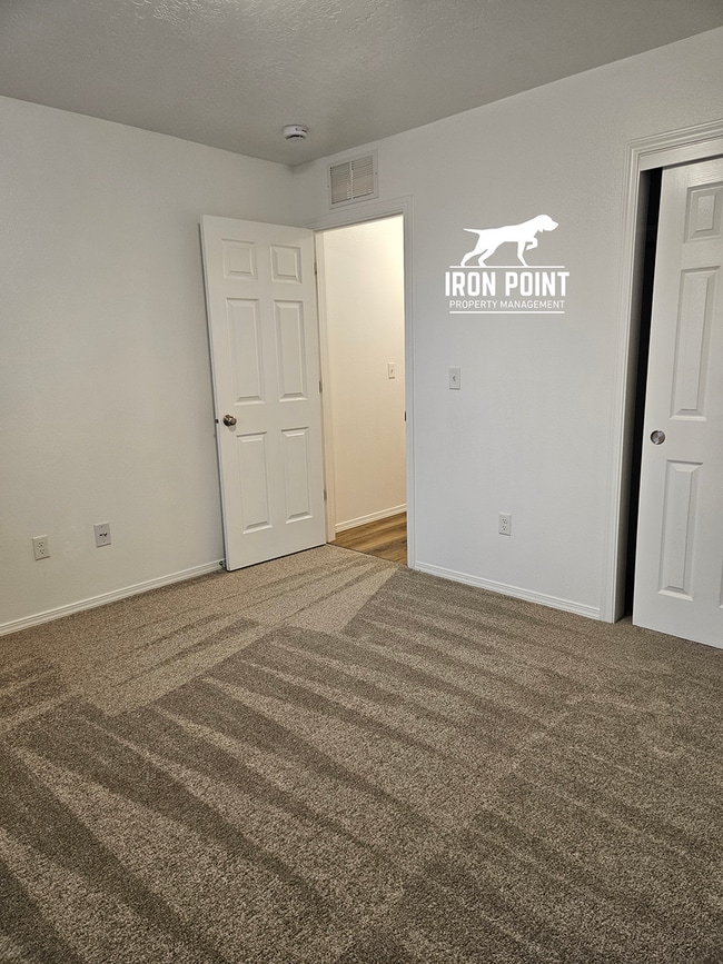 Photo - *$500 off your first months rent!* Move-in Ready Home w/new paint & flooring throughout, 2 car ga...
