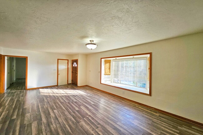 Photo - 9321 Donna Ave