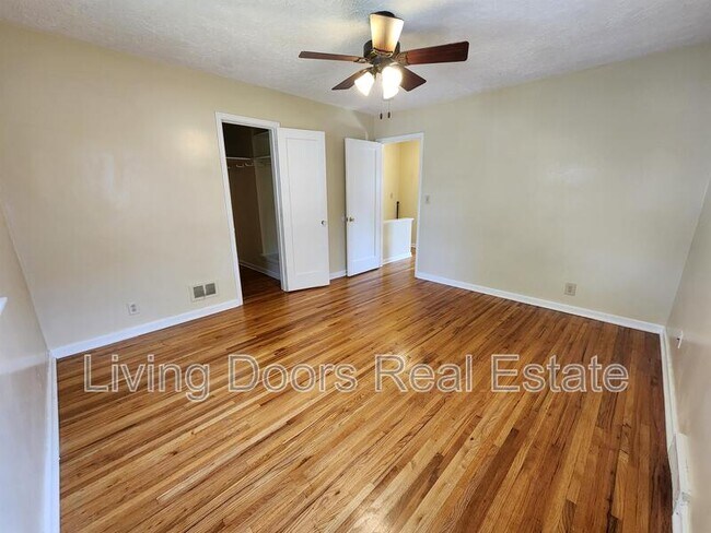 Photo - 312 S 47th St