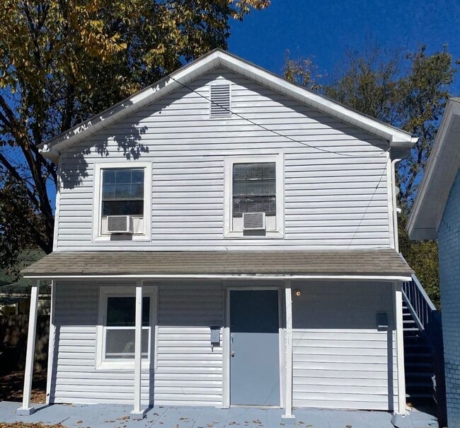 Building Photo - 1907 S H St Unit 1907  A