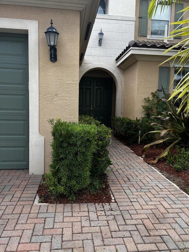 Photo - 9555 Phipps Ln