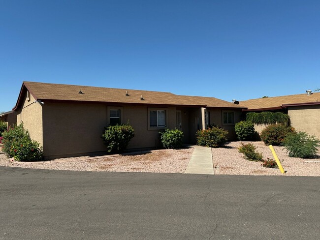 Tempe townhome at 101/University - Tempe townhome at 101/University