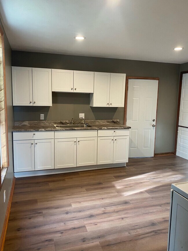 KItchen - 175 E Main St Unit 1