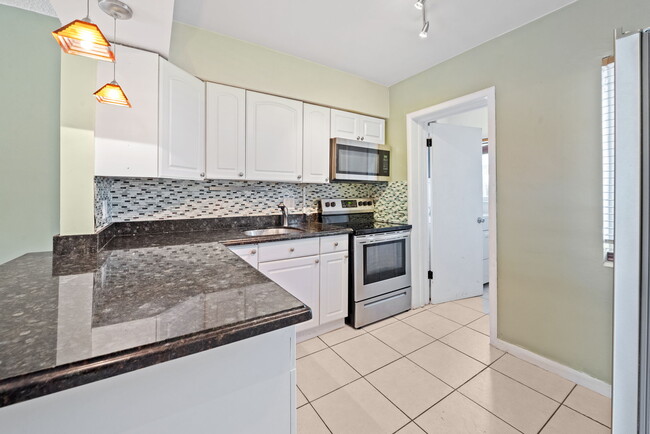 Photo - 2433 NW 9th Ter Unit 2433 NW 9th Ter