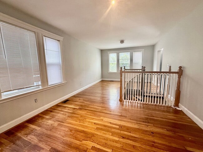 Photo - UPDATED MISSION HILL 4 BED/2 BATH ON CALUMET FOR 9/1