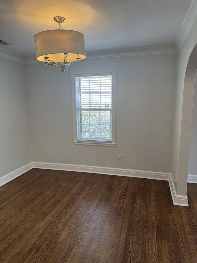 Photo - 193 Alexander St