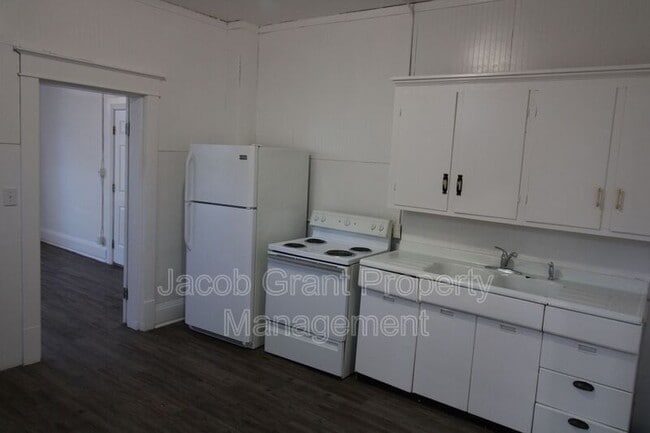 Photo - 307 H St