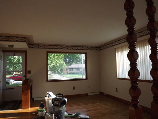 Photo - 1544 32nd St SW