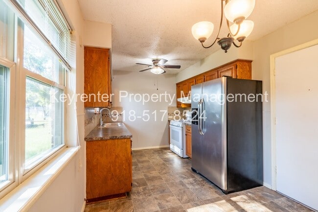 Photo - Stunning 3 Bed 1 Bath in amazing area