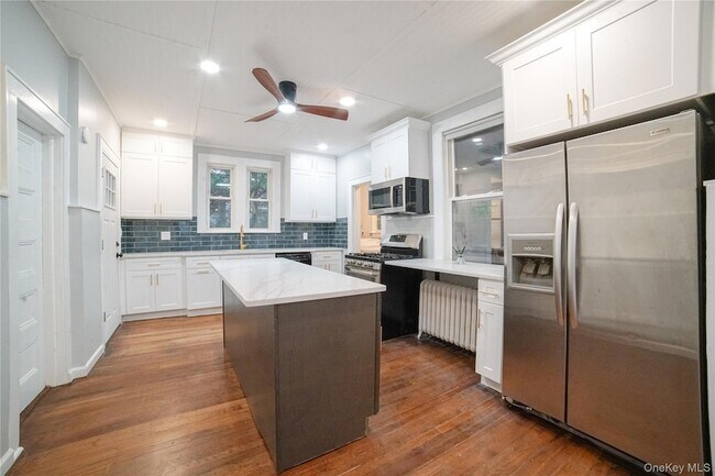 148 Franklin Ave Unit 1