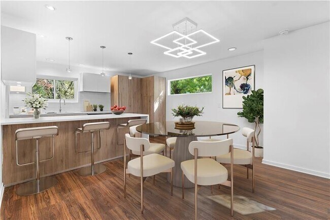 Photo - 5 Krog St NE