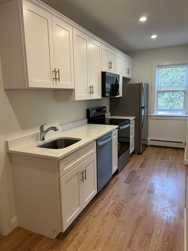 Building Photo - 53 Nesmith St Rental