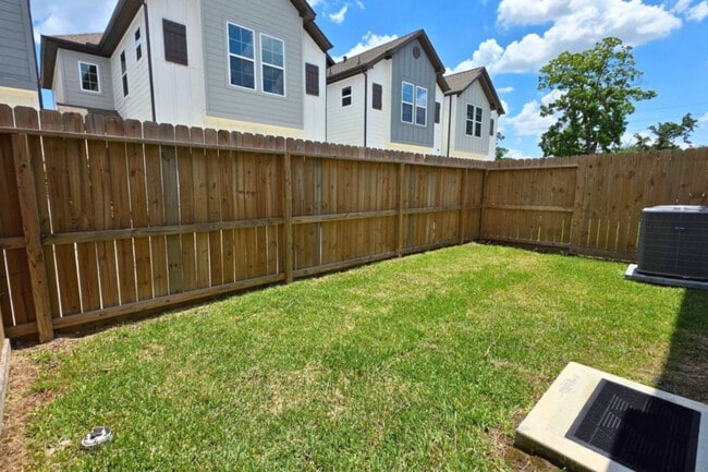 Photo - 8326 Curry Rd Unit ID1228882P