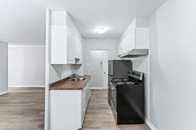 Photo - 383 Princess Avenue