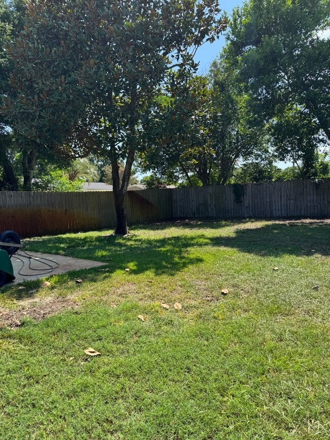 Photo - 3393 Green Briar Cir